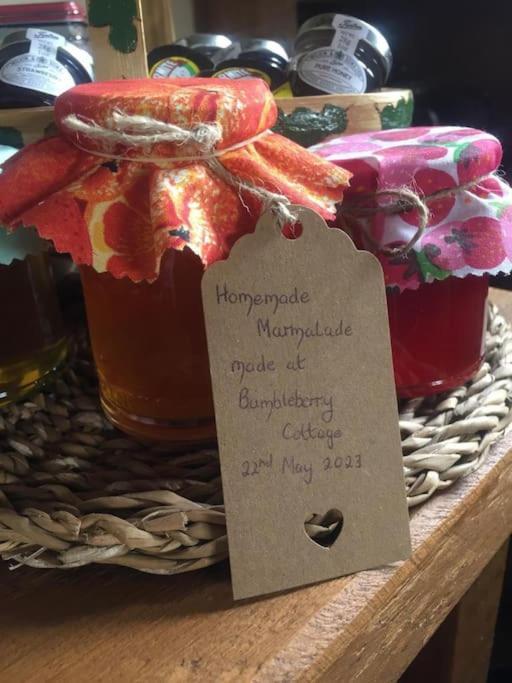 Bumbleberry Cottage Gresford Buitenkant foto